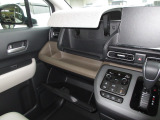 豊富な収納で、いつもすっきりとした車内、ほしい場所にちょうど良い収納を備えました。