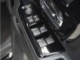 ◆パワーウィンドウスイッチ◆運転席から全席の窓の開閉操作を行うことが出来いつでも換気ができます!