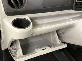 小物収納BOX有ります。