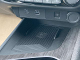 ワイヤレス充電器ついてます。