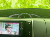 運転に必要な表示を運転席から確認しやすい位置に集約。速度やシフト位置などを目で追いやすく、走行中も必要な情報を把握しやすいレイアウトです。