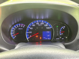 速度や燃料残量、シフト位置などを運転席から確認しやすい配置です。複数の情報がまとまって表示されるため、出発前や運転中の状況確認にも役立ち、毎日の運転をサポートします。