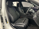スポーツシートはサポートも良く長時間運転しても疲れません。