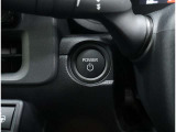 ポケットやバッグからキーを出さずにスマートに乗り込め、ボタンプッシュでおしゃれにエンジンスタートです。盗難防止イモビライザーも装備で安心です!
