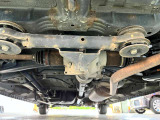 当社は自社認証整備工場も完備しており、納車前整備や一般車検・点検など、お客様が安心して長くお使い頂ける様にメンテナンス面に対して細かく整備しております。ご納車もご安心下さい