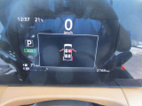 メーター中央に、様々な車両情報を表示してくれる、ディスプレイがついています。