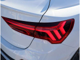 Audi正規ディーラーが高品質をお約束。高度な訓練・教育を受けたAudi専任メカニックが、100項目にもおよぶ精密な点検を実施いたします。すべてをクリアしたAudi車だけが、あなたのお手元に届けられるのです。