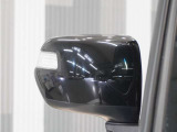 ◆ドアミラーウインカー◆ドアミラーにウインカーを装備しています。対向車に自身の進行方向を合図し安全に運転できます。