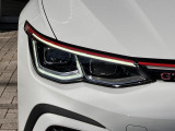 LEDマトリックスヘッドライト「IQ.LIGHT」。対向車や先行車を検知し、LEDを個別制御。まぶしさを抑えながら、夜間の視界をしっかり確保。