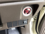 電子パーキングブレーキ搭載でオートブレーキホールドも装備(^^)/信号待ちなどで重宝しますよ〜(*^_^*)
