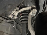 お車を安心してお乗りいただく為には、足回りの定期点検が欠かせません。サービスサポート(有償保証)では無料点検もご提供しており、安心のカーライフをお過ごしいただけるサポート体制が整っています。
