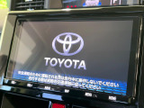 【純正9型ナビ】人気の大型9インチナビを装備。存在感のある大画面はインパクト大!ナビ利用時のマップ表示は見やすく、テレビやDVDは臨場感がアップ!いつものドライブがグッと楽しくなります♪