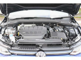 「R」に搭載される235Kw、420Nm(共にカタログ値)の直噴ターボ2.0TSIエンジンとトルクベクタリング付きRパフォーマンス4モーションシステムとの組み合わせによるスムースな加速、コーナーリングが魅力です。