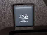 アクセサリーソケット機能付きです。消費電力120W(10A)以下のアクセサリーに、直流12Vの電源を供給します。