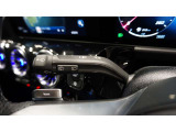 メルセデスジャパンが定めるサーティファイドカー(認定中古車)として登録を致しますので、納車時にはタイヤやバッテリー等も規定以下の数値であれば、整備代金を頂かず、無償で交換となります。ご安心下さい。