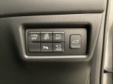 各種機能の切替スイッチは運転席パネル下に集約されています。任意で切り替え可能なため状況に合わせてお使いください。