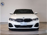 【キドニーグリル】BMWは約90年もの間、ほぼ全ての車両にひと目でBMWだと分かるこの特徴的なフロントグリルが備えられ、デザイン・アイコンとして親しまれてきました。