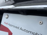 ●リアビューカメラ『入車経路を算出し、ガイドラインと補助線をディスプレイに表示します。同時にバンパーに内蔵のセンサーが障害物を感知し音で注意を促します。後方の死角も安心していただけます。』
