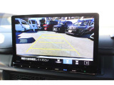 車庫入れ時は、バックカメラ3アングル切替で安心です。