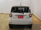 バックカメラが付いているので後方確認が非常にしやすいです。今や運転初心者も熟練者も必須装備!ついていて損はないですね♪
