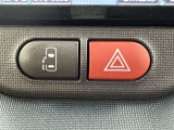 片側電動スライドドアのスイッチ付です。車内からもスイッチひとつで楽にドアの開閉が可能です。電動なので開閉時に力を使う必要がなく、半ドアになることもありません!