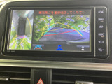 テレビ映像を画面に表示でき、停車中の待ち時間に番組を視聴したい場面にも活用できます。映像と音声を楽しめる装備が、車内で過ごす時間の選択肢を広げてくれます。