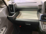 納車前にはプロのメカニックが、各部の点検を行います。ディーラーにしか出来ない品質、そしてサービスできっと満足していただけると思います!