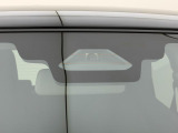 障害物を感知して、衝突の可能性がある場合、運転者へ警告音を発したり、衝突の可能性が高い場合、ブレーキの補助操作を行い、減速して衝突被害を軽減するシステムです。