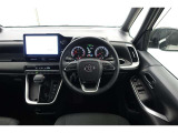 スポーティームード溢れる運転席周りですね。 クイックなドライビングに対応できるよな運転席回りになっています。 ドライブがますます楽しくなりますね!
