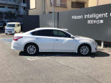 ボディカラーはブリリアントホワイトパール(QBA)