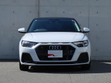 一目でAudiだと分かる特色を持つフロントマスク。