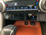シートエアコン付です。シートを暖めたり冷やしたりできる、快適装備の一つ。 暑い夏もシートが冷える冬も快適にドライブが楽しめそうですね。
