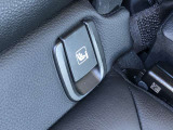 車両の詳細、ご質問につきましては、営業スタッフまでお気軽にご連絡下さいませ。遠方のお客様には実車の詳細動画送信も承ります。お問合せをお待ち致しております。