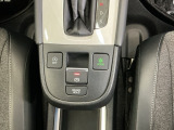パーキングブレーキはスマートな電子制御式と合わせて渋滞時等にブレーキペダルから足を離しても停車状態を保持してくれるオートブレーキホールド機能で運転が楽になります。スタートはアクセルペダルを踏むだけ