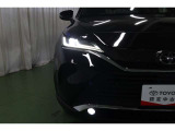 LEDライト装着で夜間走行も安全!前方だけでなく左右方向へも広範囲に照らすことができますので安心です!
