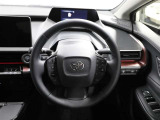 各操作スイッチなどもハンドルから手を放すことなく操作可能で安全運転に支援いたします!