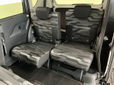 【スライドシート】後席にもスライド機構があることで、細やかに荷室スペースを確保!日常の様々なシーンに対応します♪