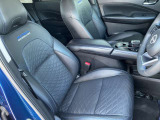 快適に運転できるドライブポジション!運転席シートリフターとシートスライドで、無理のない運転姿勢がとれます。