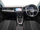 運転に必要な情報をメーター内に集約し、ドライバーの安全で快適な運転に寄与するアウディバーチャルコックピット。