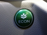 エンジン、エアコンなどを制御し低燃費な『ECONモード』に、また走りを楽しみたいとき、空調など快適性を重視したいときにはスイッチOFFで通常モードに切り替えができます!