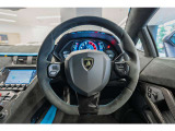 Multifunction steering wheel in smooth leather