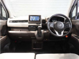 ◆インテリアパネル◆視界広々で非常に運転しやすくロングドライブでも疲れを感じさせないすっきりとまとまったインパネ周りです。