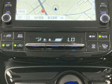 オートエアコンは温度を設定するだけで、自動で風量などを設定してくれます。運転しながら操作も必要ないので、安全性も向上します。