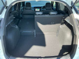 リヤシートを倒すと、大きな荷物も載せれる大きな空間に。