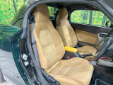 運転席シート廻りは使用感も少なく、良好な状態となっています。丁寧に使われていたことがよくわかりますね。