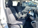 運転席シート廻りは使用感も少なく、良好な状態となっています。前オーナー様が丁寧に使っていたことがよくわかりますね。