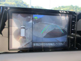 アラウンドビューモニターも装備しております。ご覧のように車体を真上か見たような映像なので、車庫入れの苦手なお客様ももうご心配いりません。