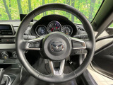 【純正革巻きステアリング】上質な革を使用することで、手にしっかり馴染みとても運転しやすいハンドルです♪