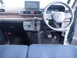 運転のしやすさを最優先に設計された見晴らしの良いデザインです。車両間隔が掴みやすく狭い道でも安心!
