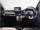 ◆インテリアパネル◆視界広々で非常に運転しやすくロングドライブでも疲れを感じさせないすっきりとまとまったインパネ周りです。